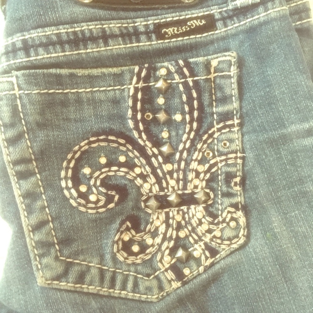 Miss Me dark short